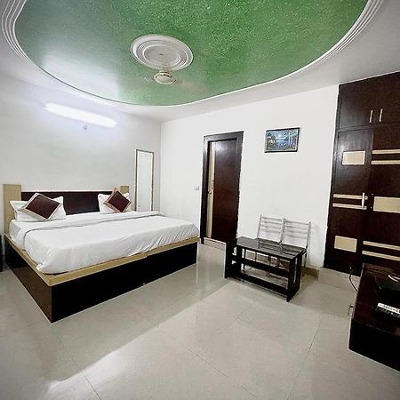Premium Boston Rooms Family Hotel Agra  Eksteriør bilde
